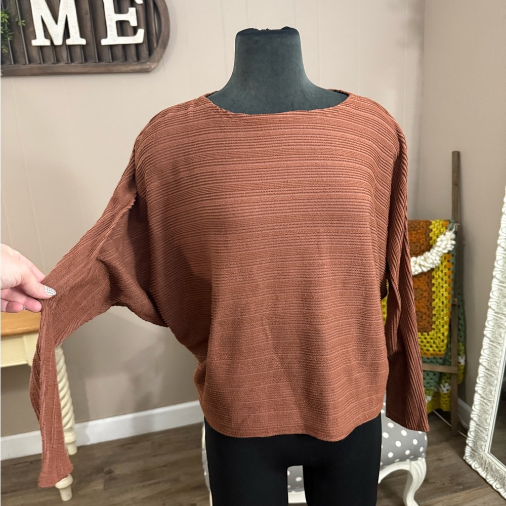 Ginger G. • Horizontal Ribbed Dolman Sleeve Top
